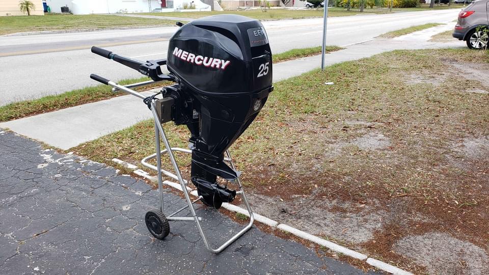 2013 Mercury 25 HP 4-Stroke 25″ Shaft